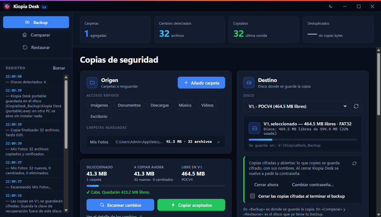 Kiopia Desk v4 con una carpeta respaldada en una USB y las copias cifradas abiertas